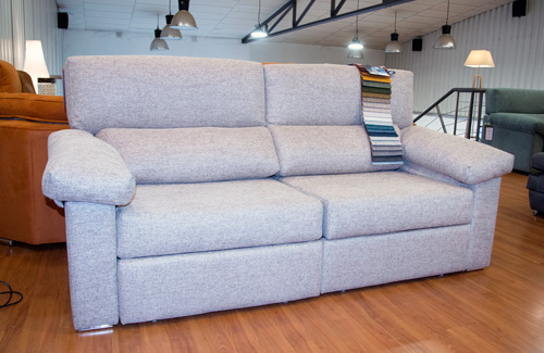 tienda-de-sofas-de-dos-y-tres-plazas-para-diseño-y-muebles-para-el-hogar